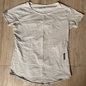 Alphalete Men's Essential Lifestyle Scoop Tee, White, Medium